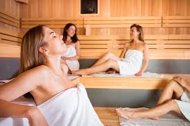 El poder del calor y el vapor: beneficios de las saunas para la salud.